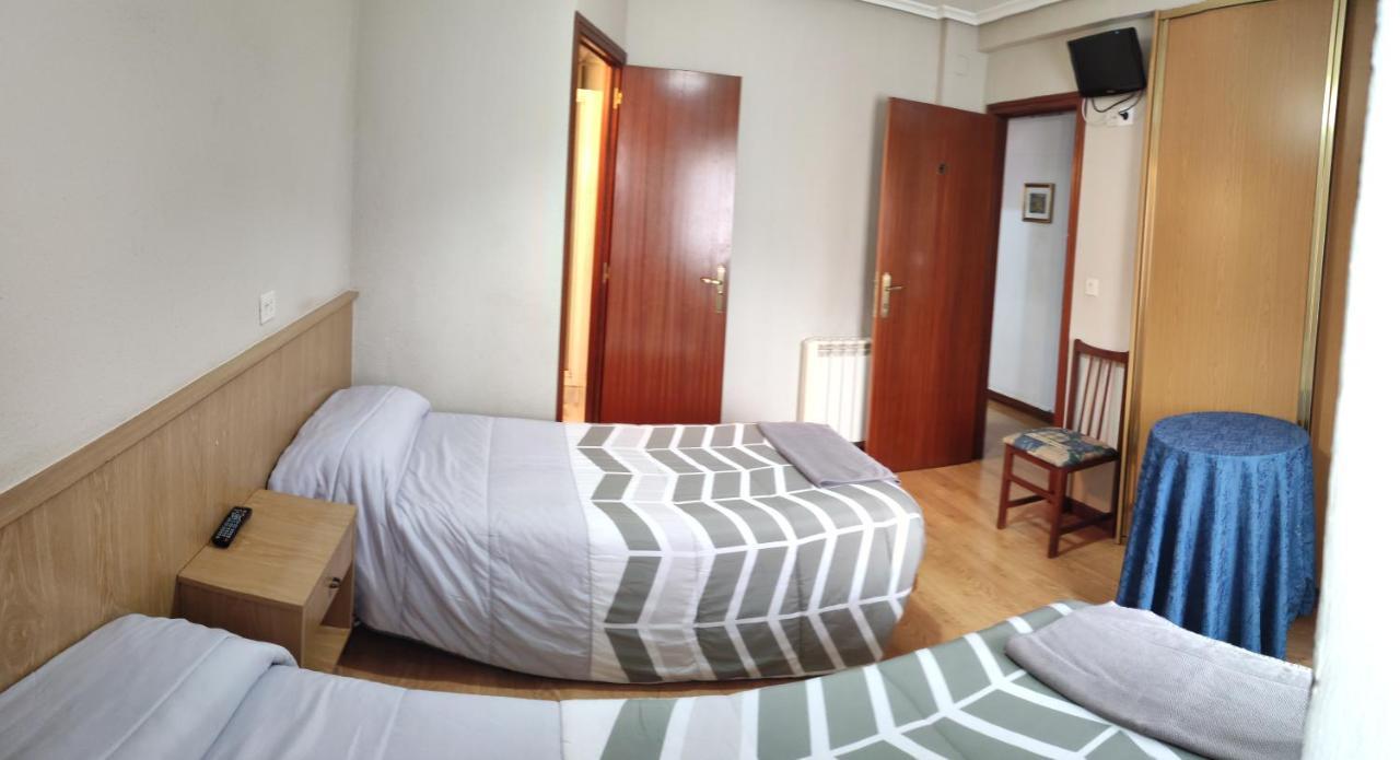 Hostal Castilla Miranda de Ebro Luaran gambar